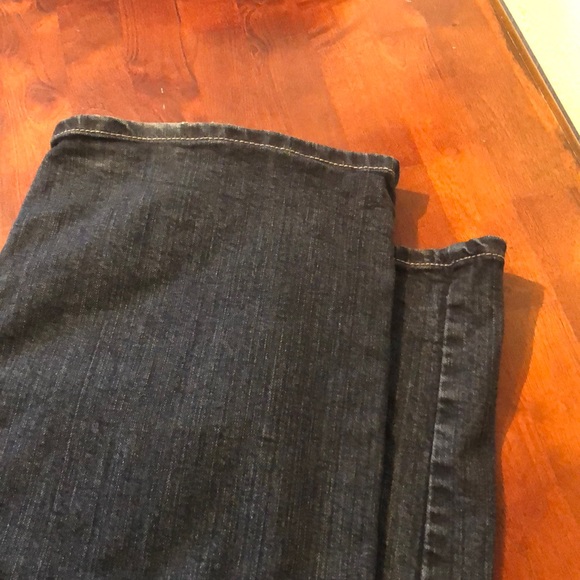 559 - Picture 3 of 3